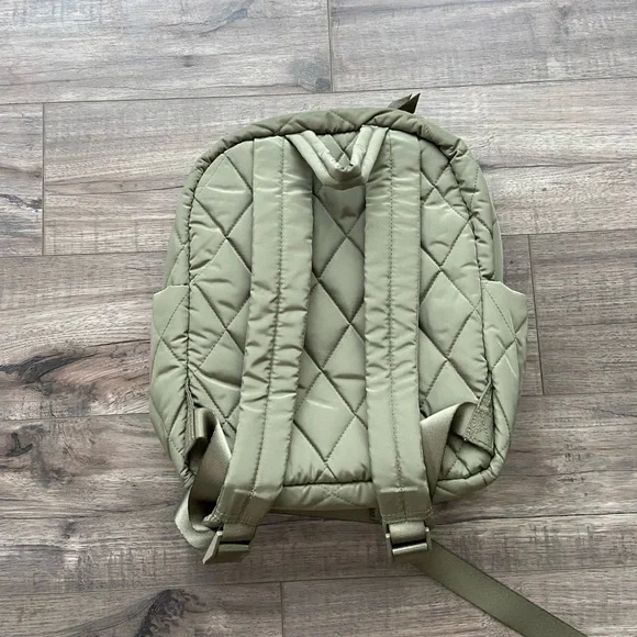 Vera Bradley Ultra Light compact book bag - Picture 2 of 3